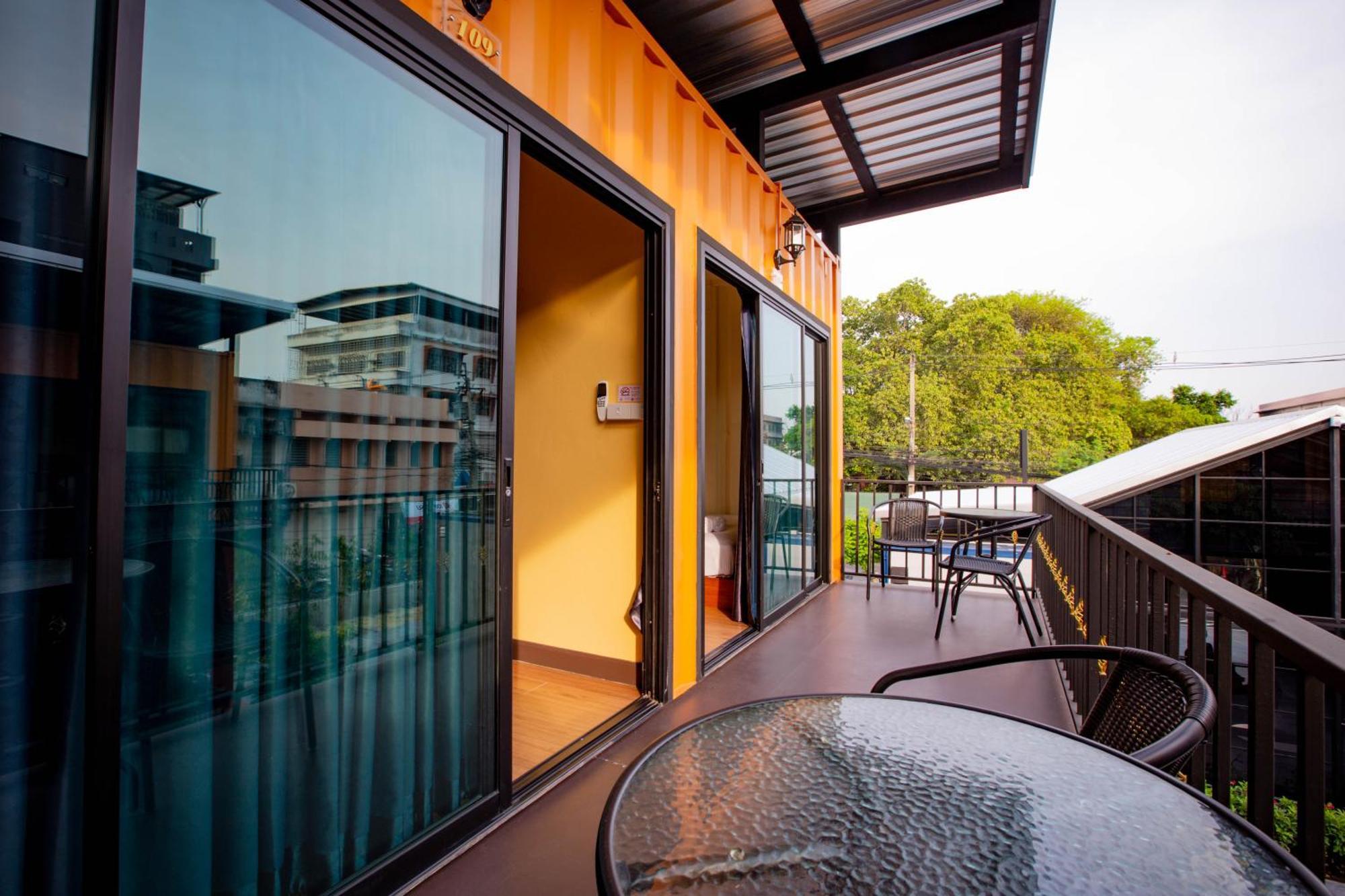 Tuscany Land Resort Donmuang Bangkok Bagian luar foto